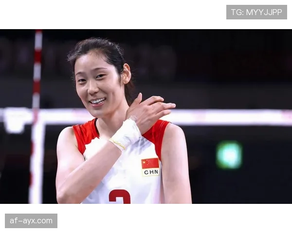 朱婷休息日逛街花10万不是吹的，普通人笑不出来啊真是球场外的女王